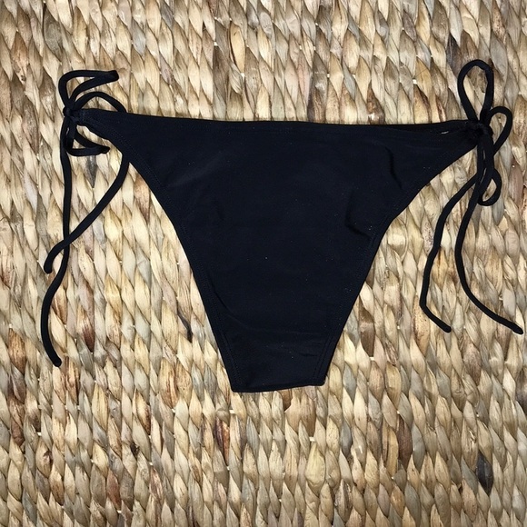 Brazilian Wear Size Large Black and White Striped Bikini Set. New No Tags - Picture 3 of 5